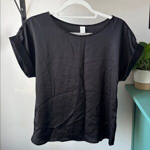 BLACK SILKY TOP